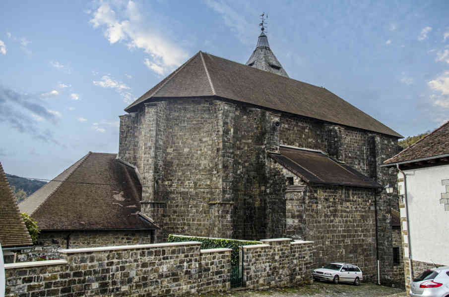 Comunidad Foral de Navarra 131 - Ochagavia - iglesia de San Juan Evangelista.jpg